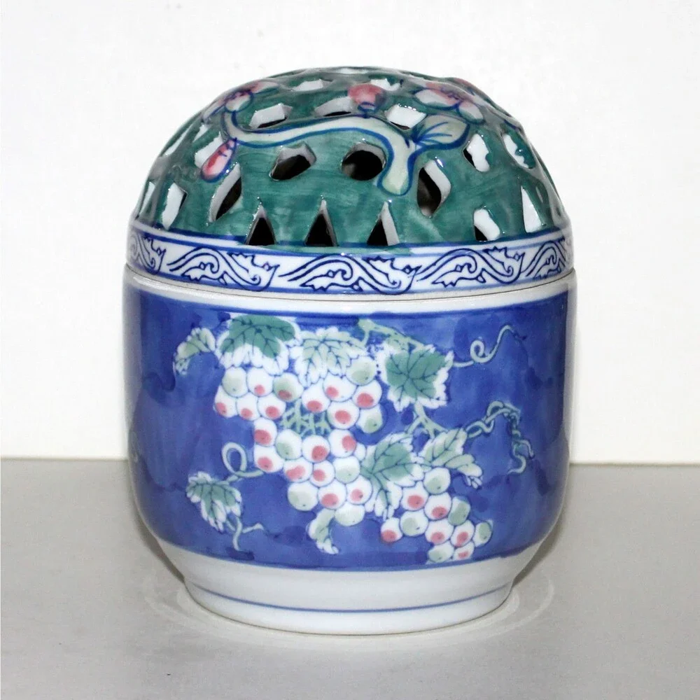 Vintage Large Ceramic Potpourri Container frog vase decor China blue asian lid